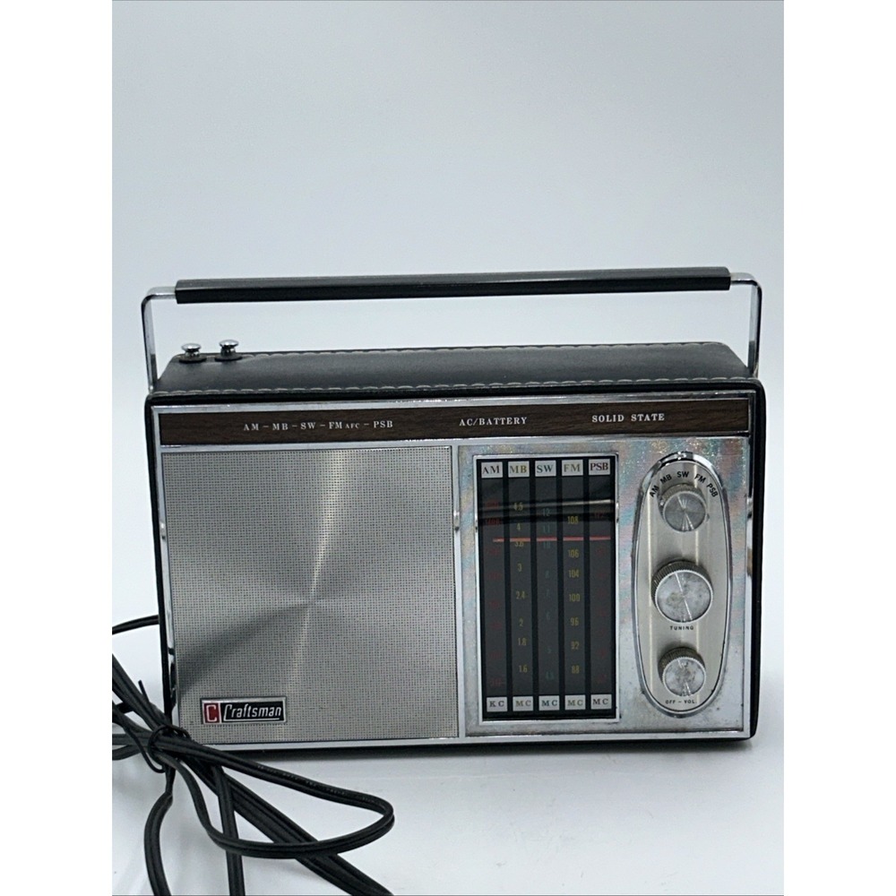 Vintage Craftsman 5 Band Solid State Radio Model 1969-P Leather Body AC/Battery